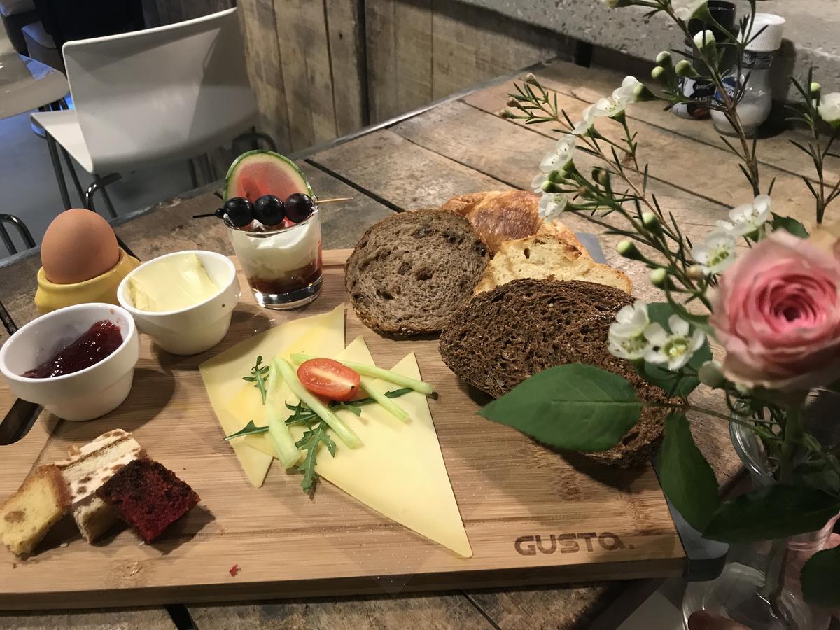 B & B Zundert Bagian luar foto